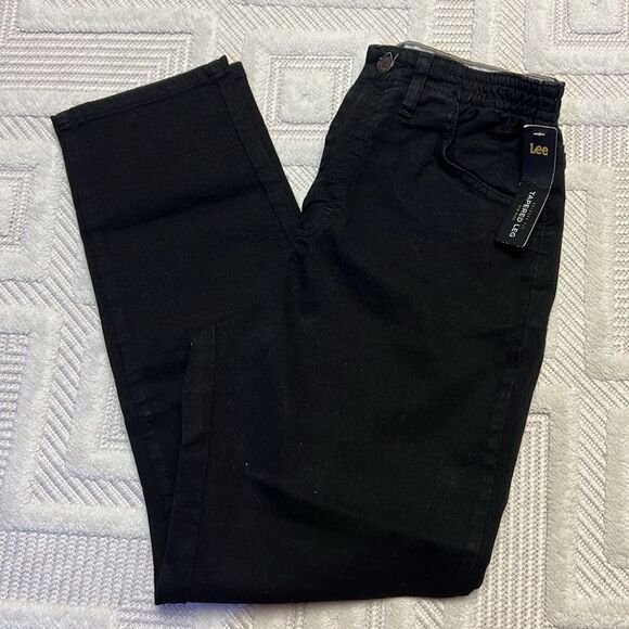 Lee - Relaxed Fit Side Elastic Tapered Leg Jean in Black - Picture 4 of 7